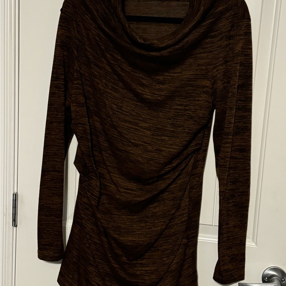 Le Chateau Cinched Shirt - Picture 2 of 5